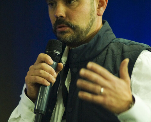 Thibault qui parle durant un évènement WLA pour représenter Wiconnect